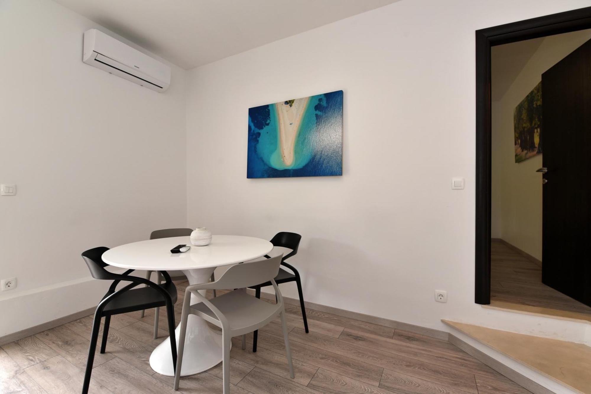 Aqua Apartments 오미스 외부 사진